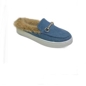 Bamboo NWT Blue Denim Faux Fur Trim Size 9 Mule